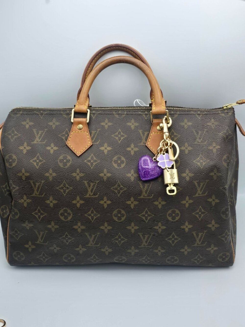 Authentic Louis Vuitton Gold Padlock 🔒Shiny LV Key + Unbranded Heart Bag Charm - Picture 3 of 10